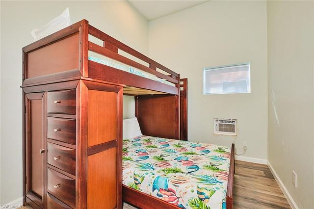 950 San Carlos DR, Fort Myers Beach, FL 33931