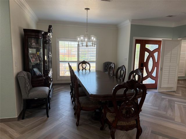 5525 Swan Drive, Galveston, TX 77551