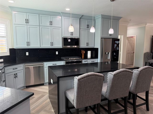 5525 Swan Drive, Galveston, TX 77551