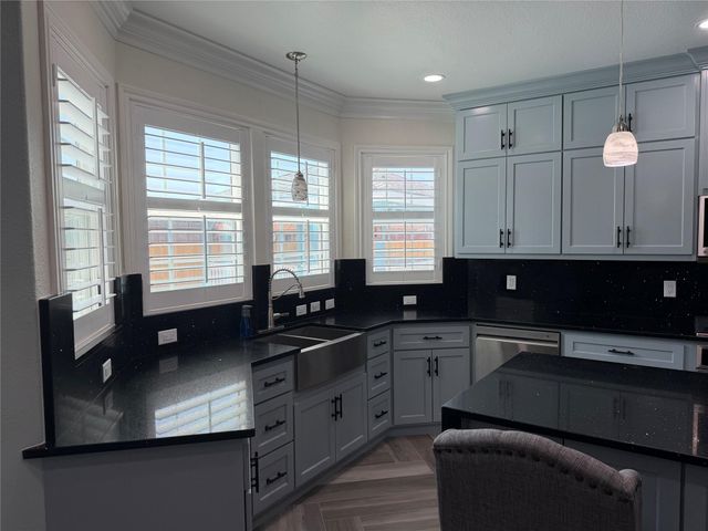 5525 Swan Drive, Galveston, TX 77551
