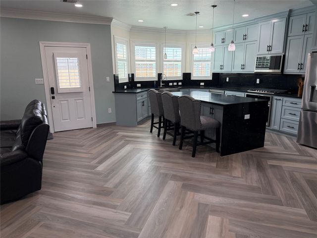 5525 Swan Drive, Galveston, TX 77551