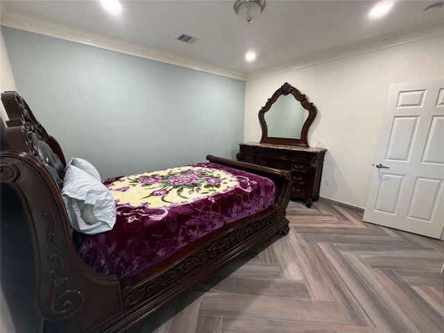 5525 Swan Drive, Galveston, TX 77551