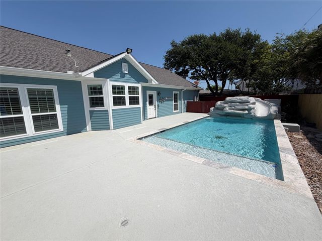 5525 Swan Drive, Galveston, TX 77551