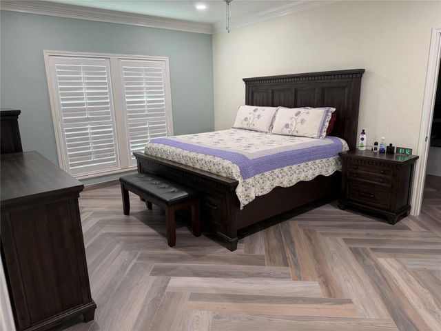 5525 Swan Drive, Galveston, TX 77551