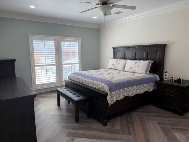 5525 Swan Drive, Galveston, TX 77551