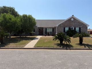 5525 Swan Drive, Galveston, TX 77551