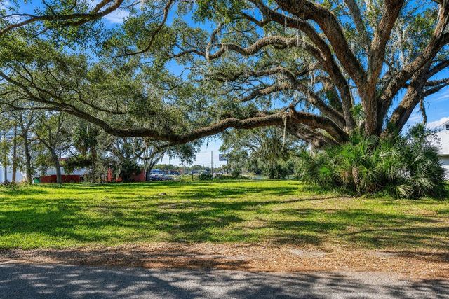 1214 W BRANDON BOULEVARD, Brandon, FL 33511