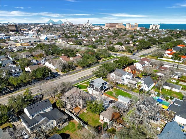 521 Del Mar Blvd, Corpus Christi, TX 78404