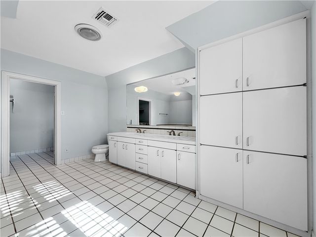 521 Del Mar Blvd, Corpus Christi, TX 78404