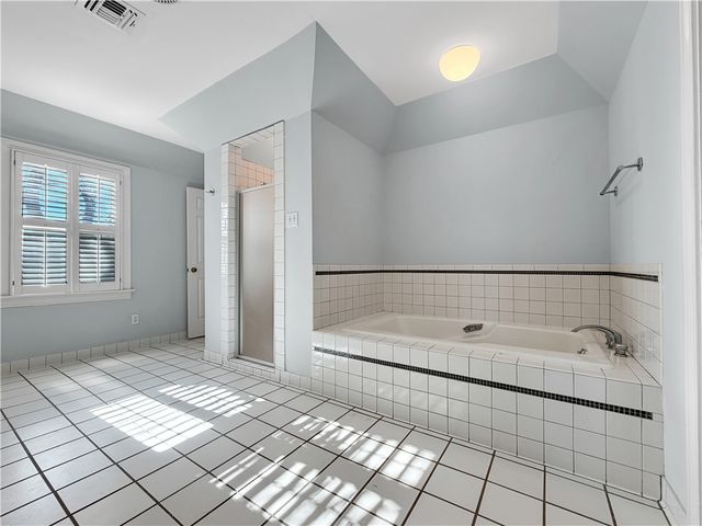 521 Del Mar Blvd, Corpus Christi, TX 78404