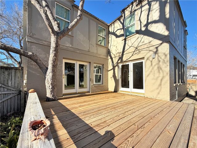 521 Del Mar Blvd, Corpus Christi, TX 78404