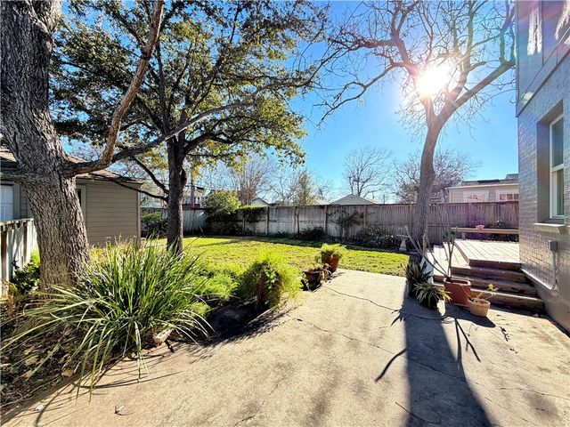 521 Del Mar Blvd, Corpus Christi, TX 78404