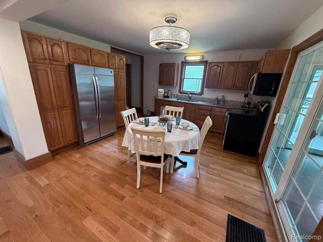 543 W Middle Street, Chelsea, MI 48118