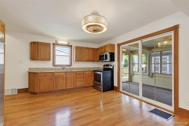 543 W Middle Street, Chelsea, MI 48118