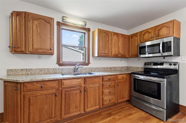 543 W Middle Street, Chelsea, MI 48118