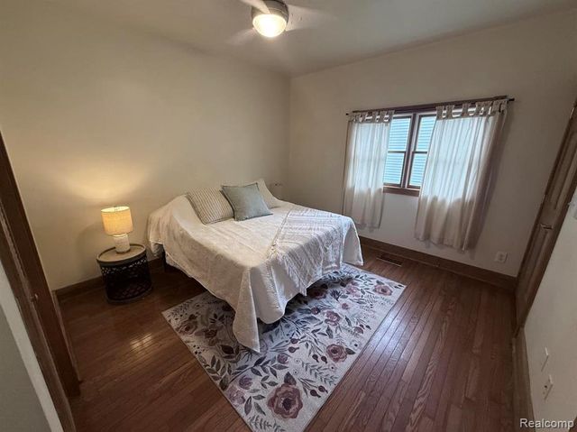 543 W Middle Street, Chelsea, MI 48118