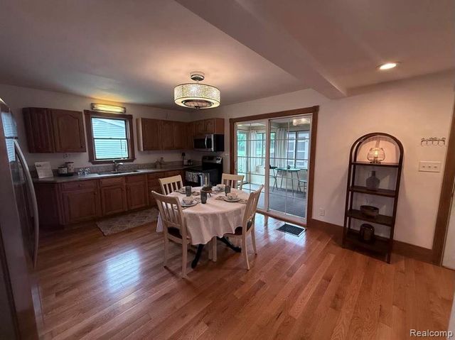 543 W Middle Street, Chelsea, MI 48118