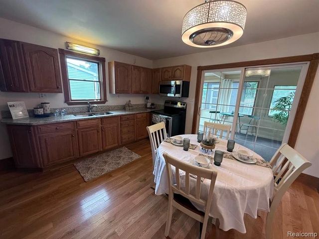543 W Middle Street, Chelsea, MI 48118