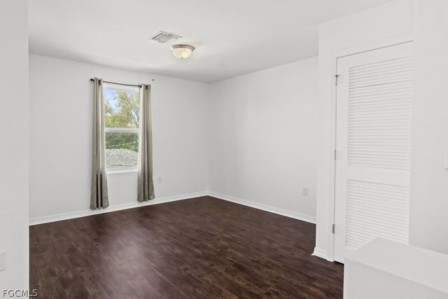 2719 NE 6th PL, Cape Coral, FL 33909