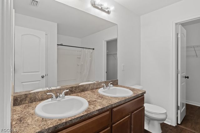 2719 NE 6th PL, Cape Coral, FL 33909