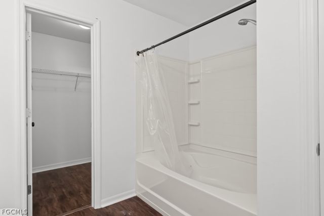 2719 NE 6th PL, Cape Coral, FL 33909