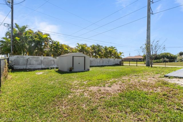 2719 NE 6th PL, Cape Coral, FL 33909