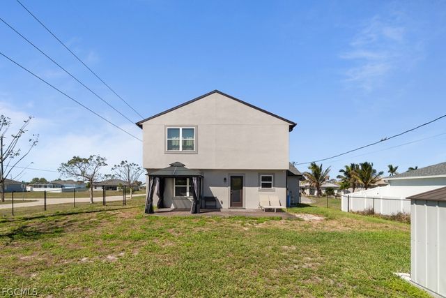 2719 NE 6th PL, Cape Coral, FL 33909