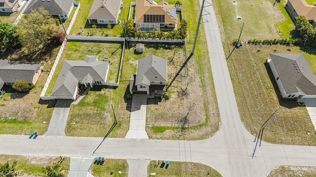 2719 NE 6th PL, Cape Coral, FL 33909