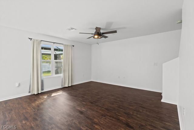 2719 NE 6th PL, Cape Coral, FL 33909