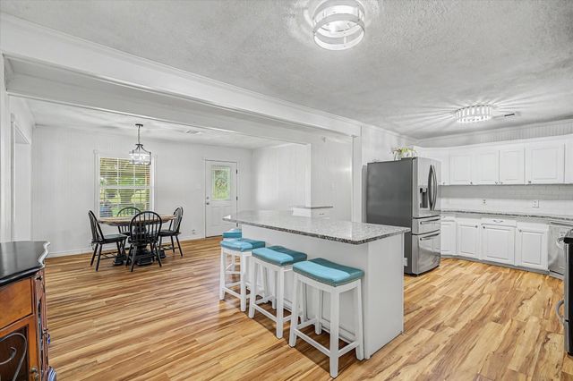 384 County Road 2046, Hull, TX 77564