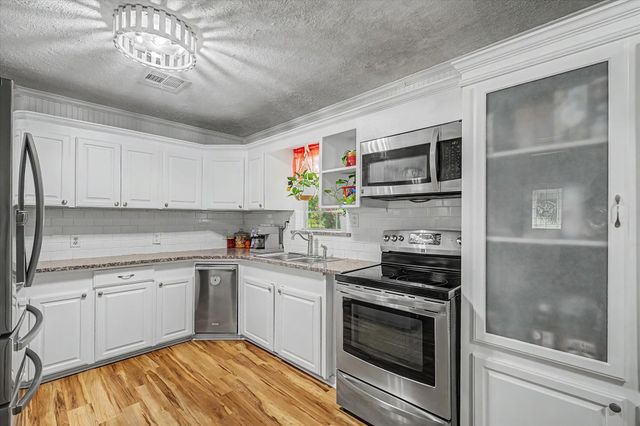 384 County Road 2046, Hull, TX 77564
