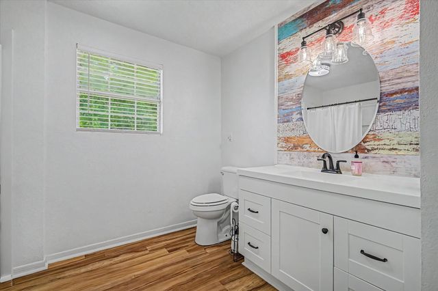 384 County Road 2046, Hull, TX 77564