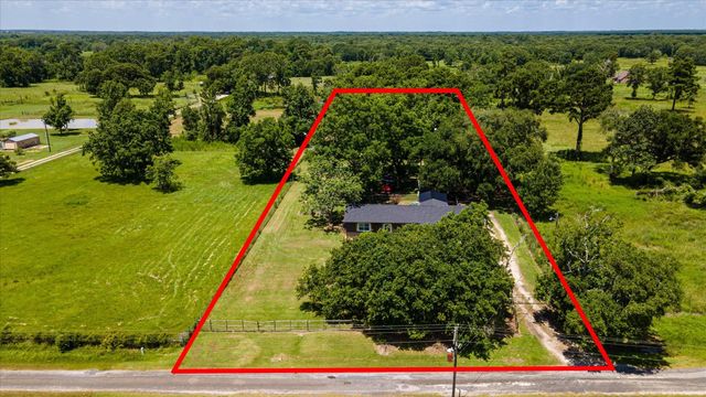 384 County Road 2046, Hull, TX 77564