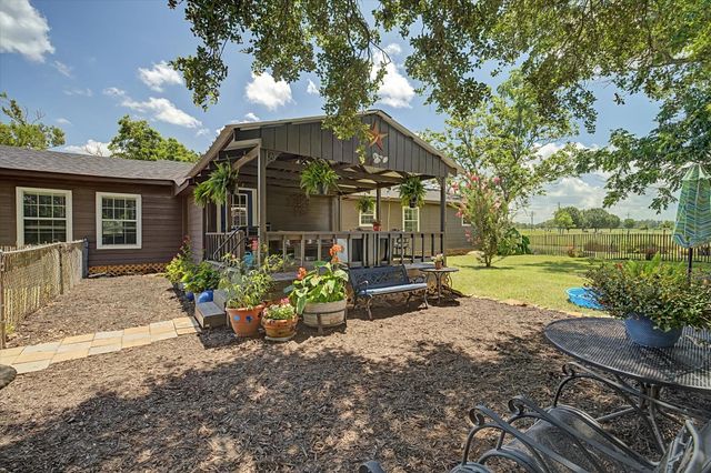 384 County Road 2046, Hull, TX 77564