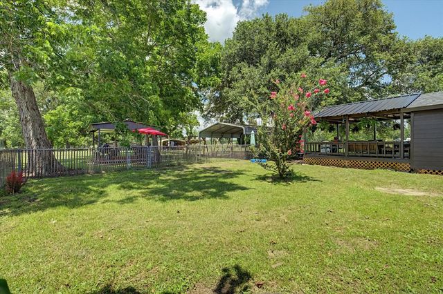 384 County Road 2046, Hull, TX 77564
