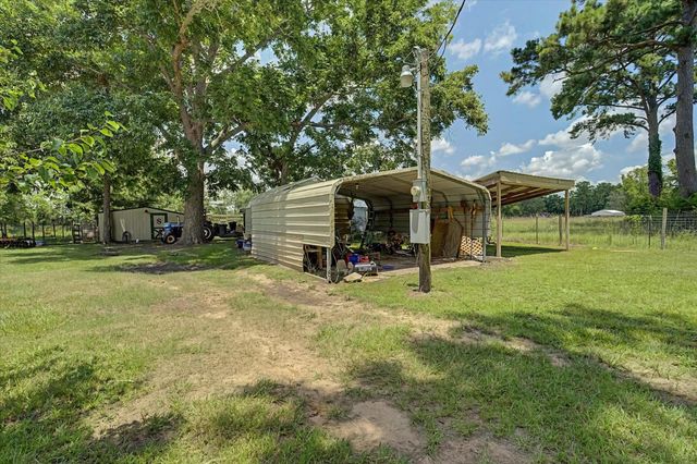 384 County Road 2046, Hull, TX 77564
