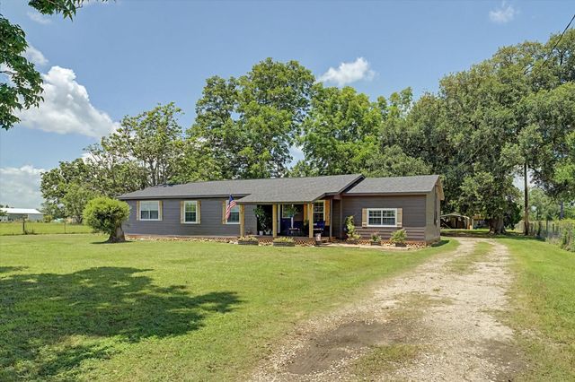 384 County Road 2046, Hull, TX 77564