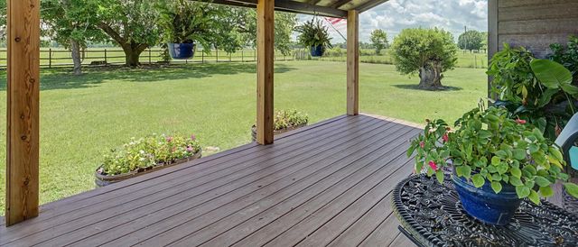 384 County Road 2046, Hull, TX 77564
