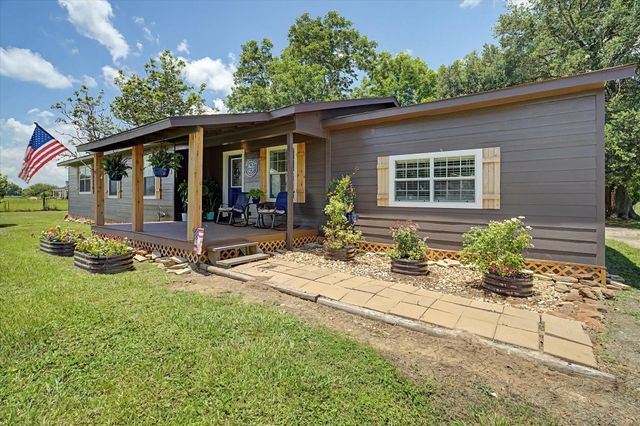 384 County Road 2046, Hull, TX 77564