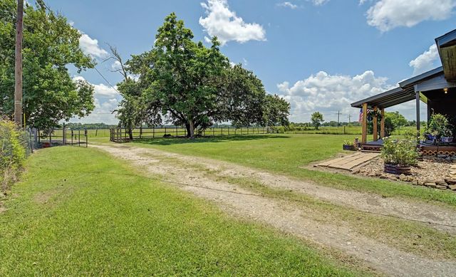 384 County Road 2046, Hull, TX 77564
