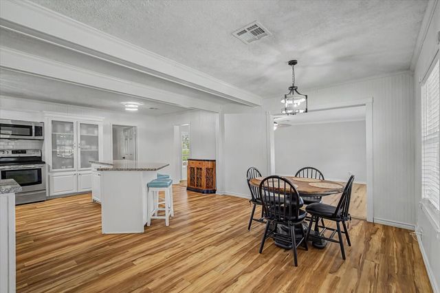 384 County Road 2046, Hull, TX 77564