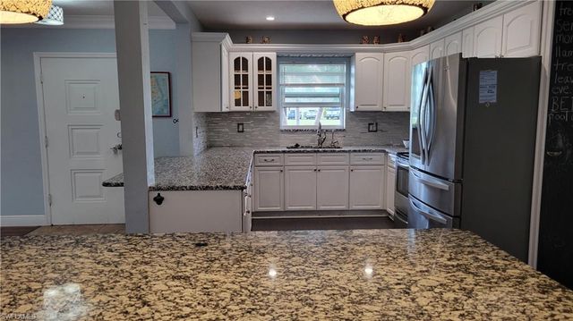 1403 Davis DR, Fort Myers, FL 33919