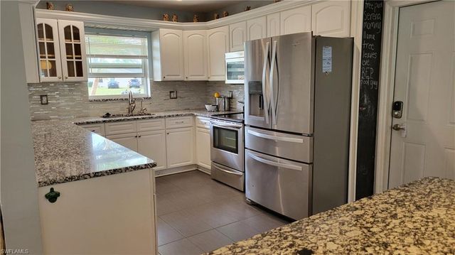 1403 Davis DR, Fort Myers, FL 33919