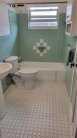 1403 Davis DR, Fort Myers, FL 33919