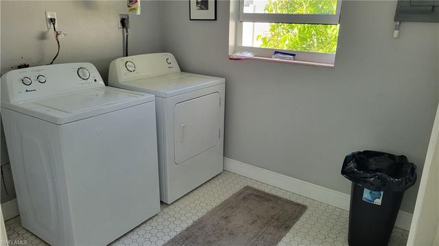 1403 Davis DR, Fort Myers, FL 33919