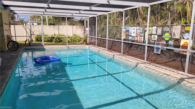 1403 Davis DR, Fort Myers, FL 33919