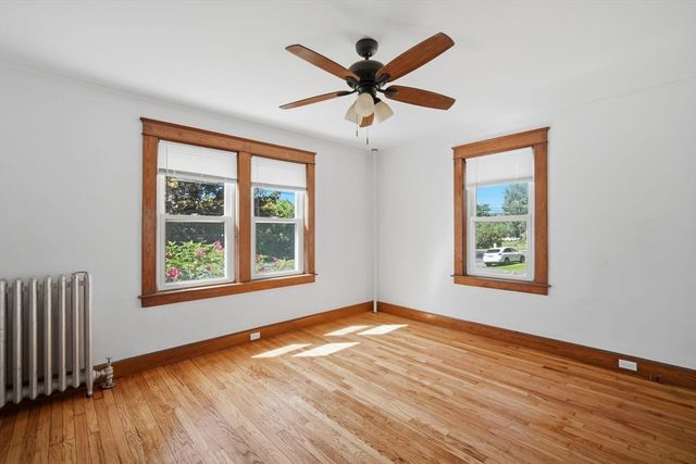98 Stockbridge Rd, Hadley, MA 01002