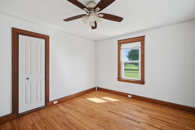 98 Stockbridge Rd, Hadley, MA 01002