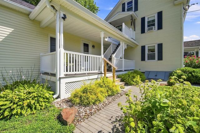 98 Stockbridge Rd, Hadley, MA 01002