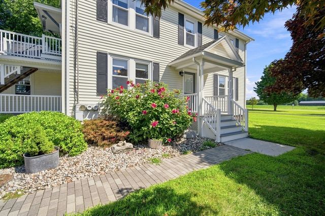 98 Stockbridge Rd, Hadley, MA 01002